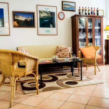 فندق مبيت وإفطار Li Pusciai Cocumola